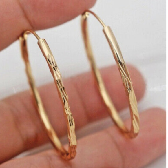 Jewelry - NEW 18k gold plated hoop earrings
